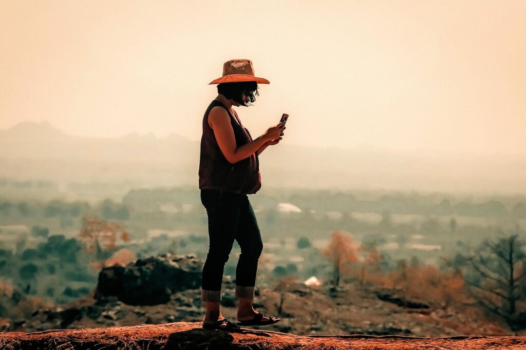 【元店員が教える】スマホ料金を節約する裏ワザ11選をご紹介！のアイキャッチ画像